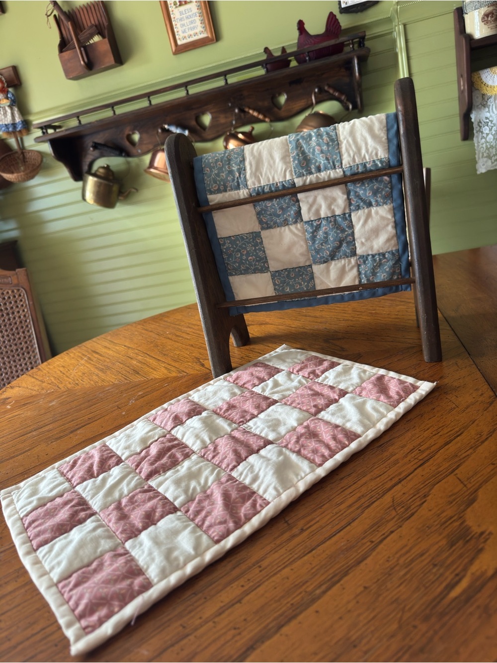 Rustic Wooden Quilt Rack/Quilt Holder - Picture 6 of 6